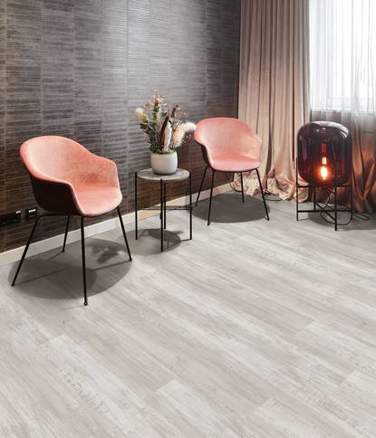 PVC-freier Designboden Holzoptik Sitzecke Wohnbereich ECO3070